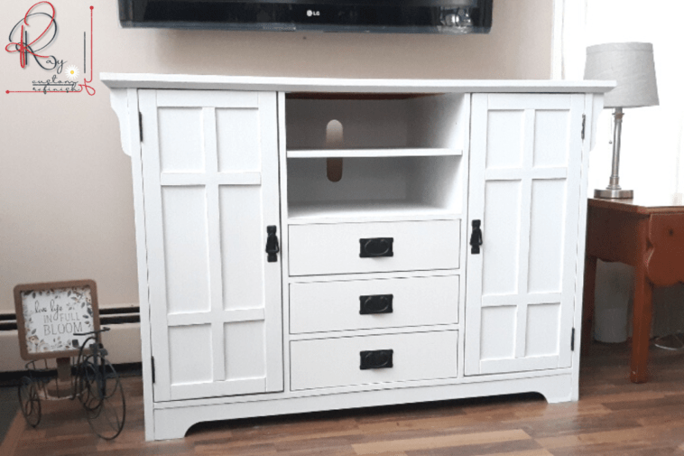Painting Wood Furniture White Get A, How To Paint A Wooden Furniture White